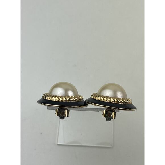 KJL Vintage Faux Pearl Clip On Earrings Round Rope Black Enamel Gold Tone - Picture 10 of 10